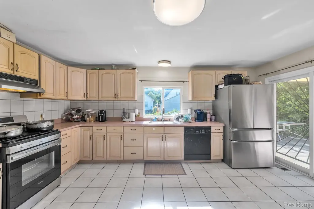 7511 Orchard Avenue Dearborn City MI 48126