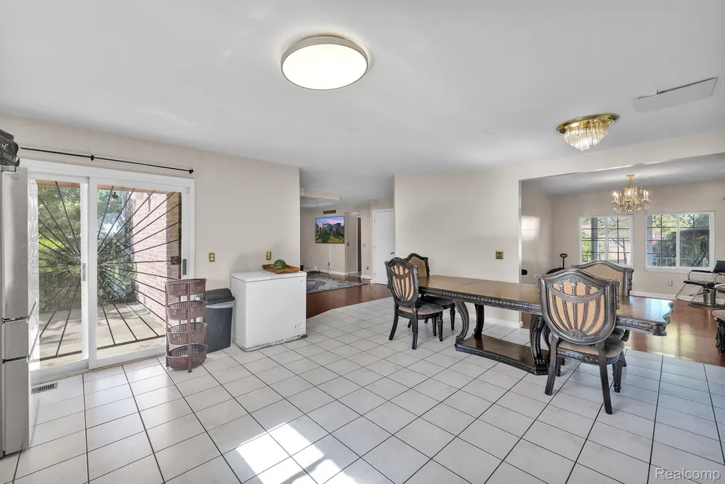 7511 Orchard Avenue Dearborn City MI 48126