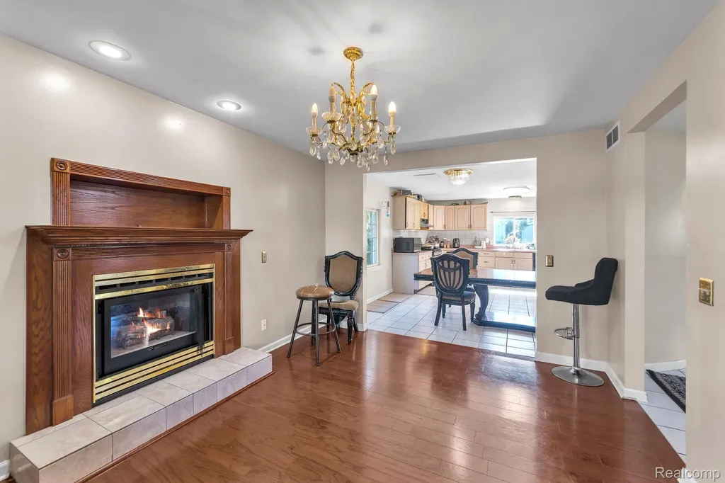 7511 Orchard Avenue Dearborn City MI 48126