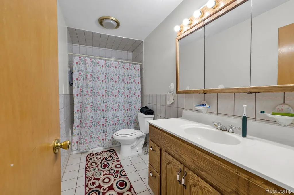 7511 Orchard Avenue Dearborn City MI 48126
