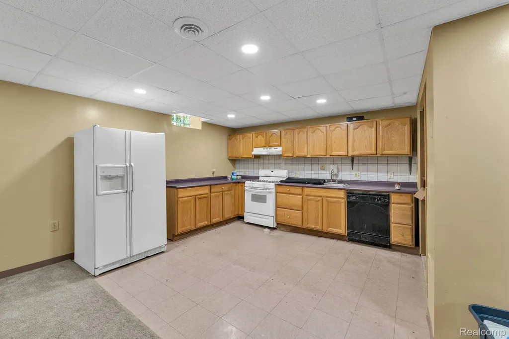 7511 Orchard Avenue Dearborn City MI 48126