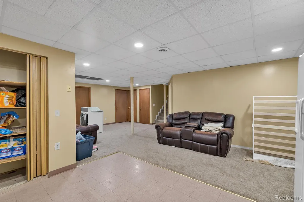 7511 Orchard Avenue Dearborn City MI 48126