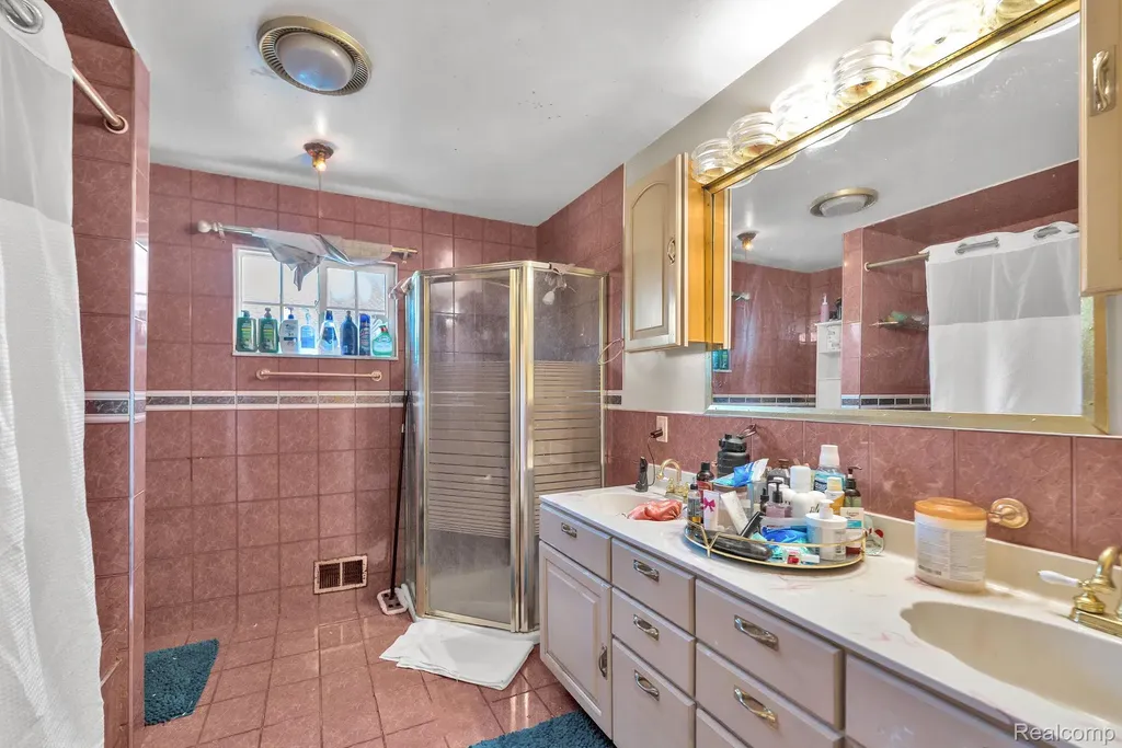 7511 Orchard Avenue Dearborn City MI 48126