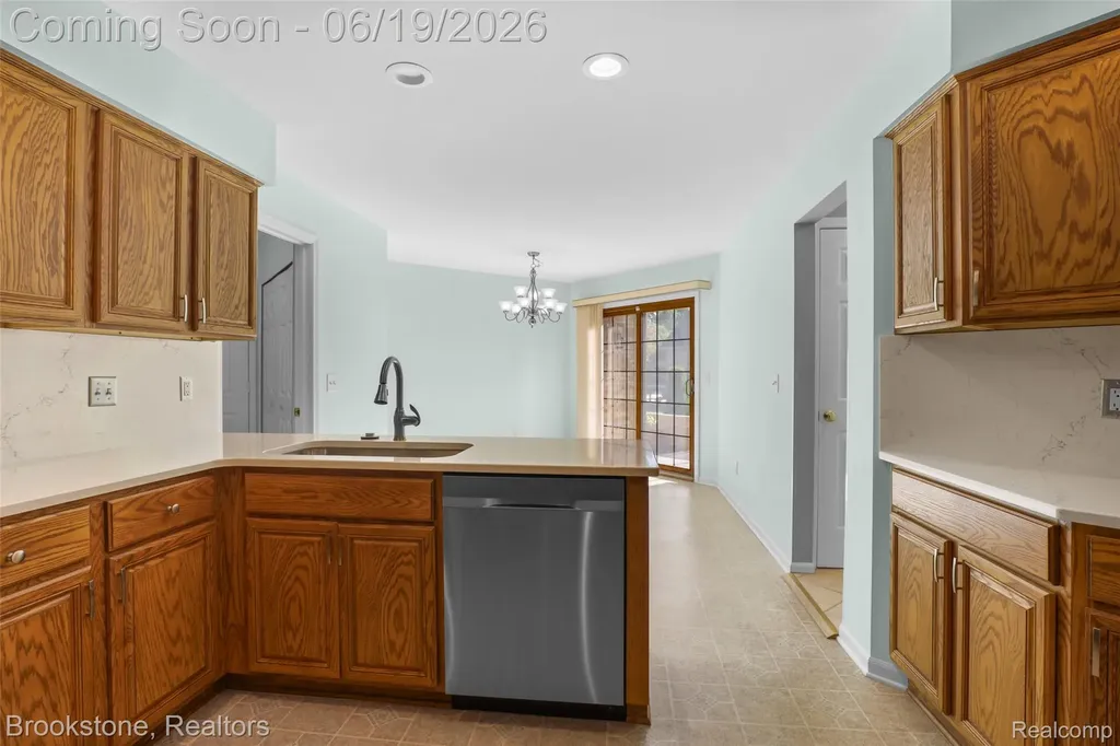 16981 Sandstone Circle Macomb Township MI 48042