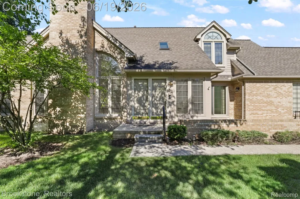 16981 Sandstone Circle Macomb Township MI 48042