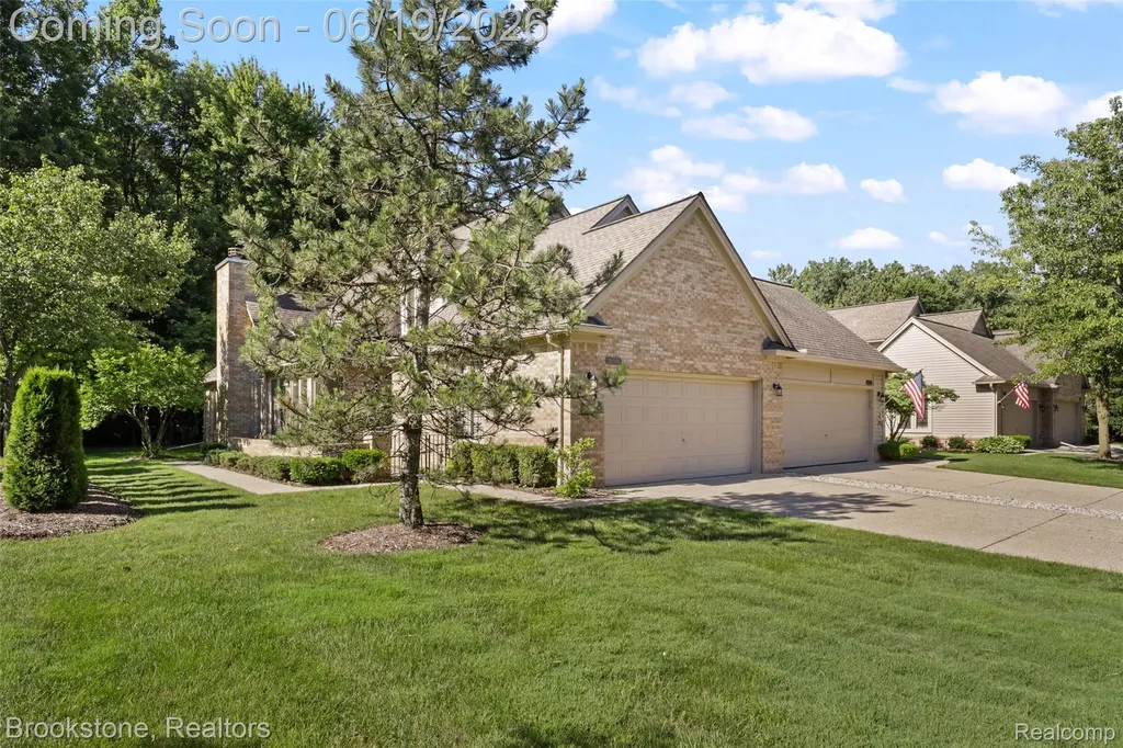 16981 Sandstone Circle Macomb Township MI 48042