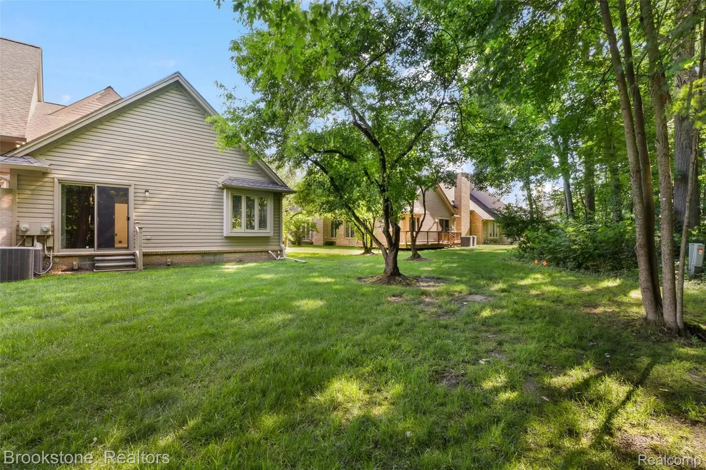 16981 Sandstone Circle Macomb Township MI 48042
