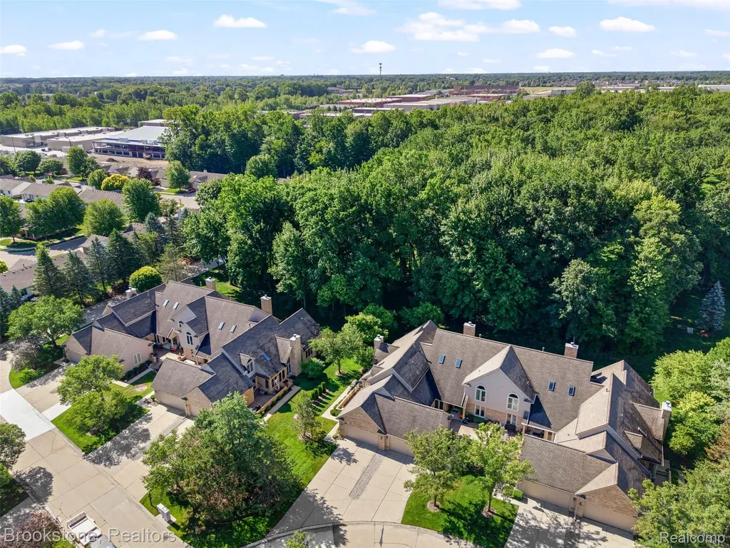 16981 Sandstone Circle Macomb Township MI 48042