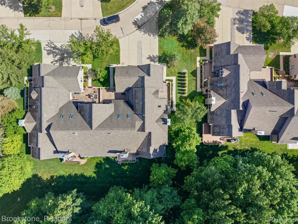16981 Sandstone Circle Macomb Township MI 48042