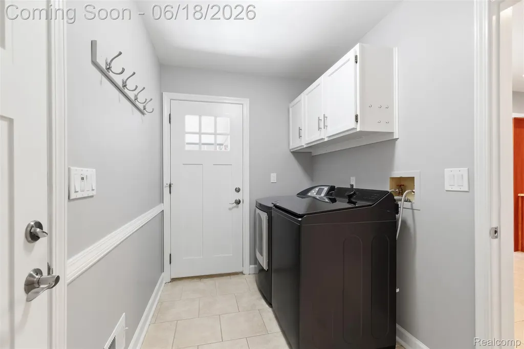 11295 Hillcrest Drive Plymouth Charter Township MI 48170