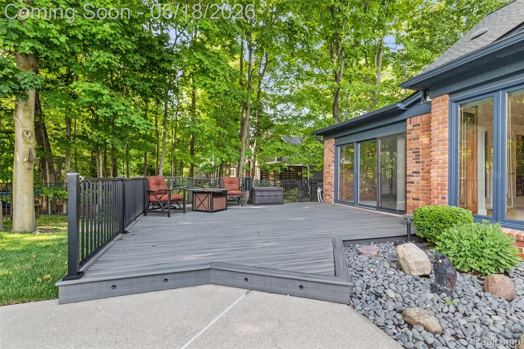 11295 Hillcrest Drive Plymouth Charter Township MI 48170