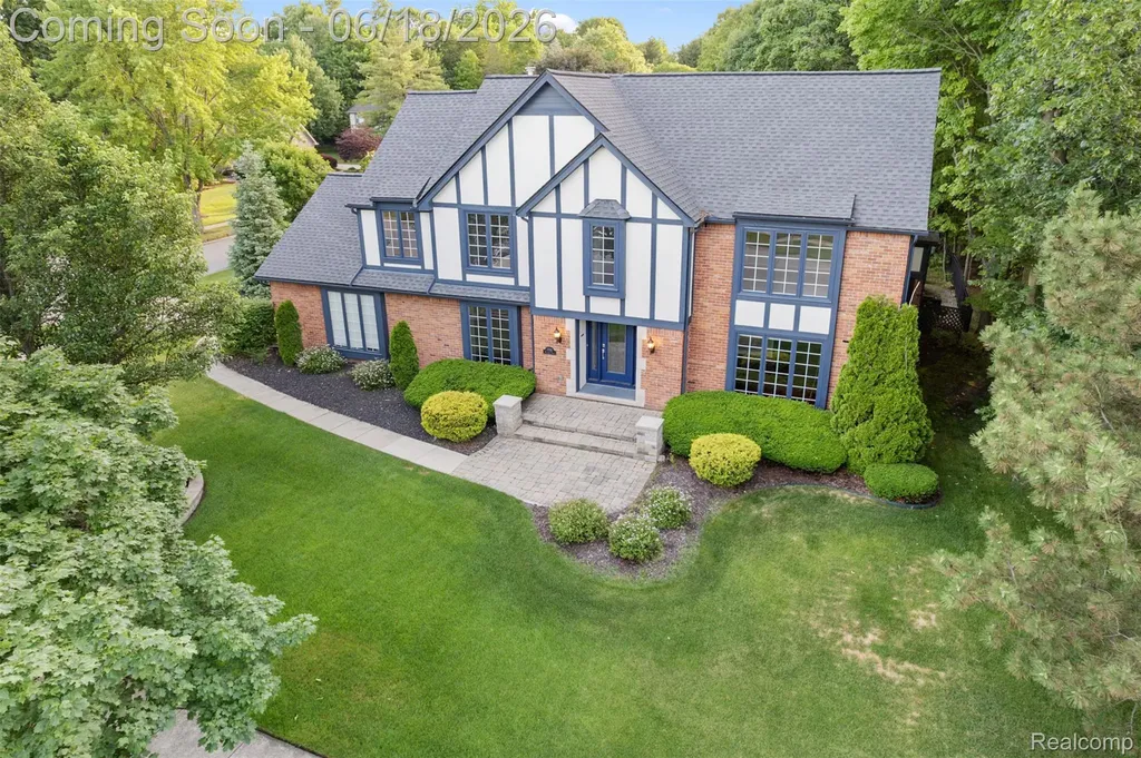 11295 Hillcrest Drive Plymouth Charter Township MI 48170