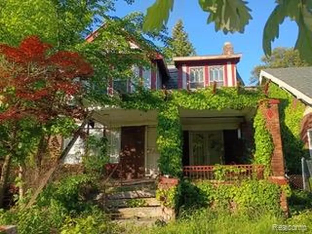 670 Chalmers Street Detroit City MI 48215