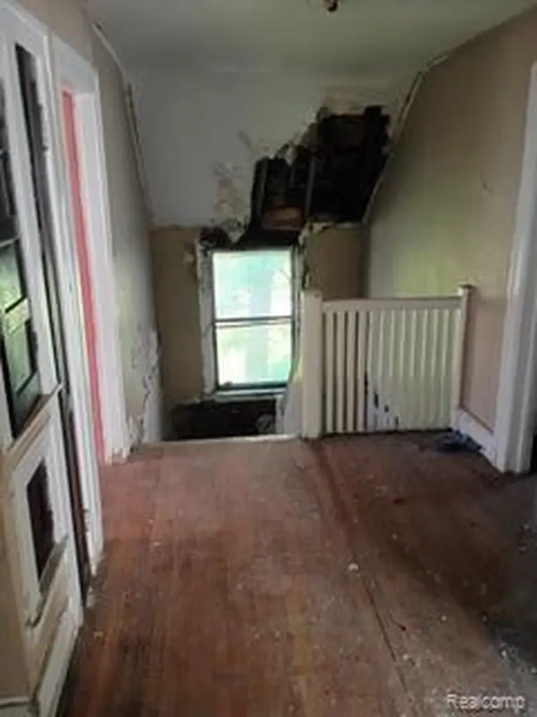 670 Chalmers Street Detroit City MI 48215