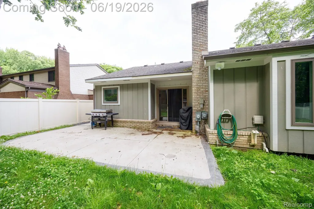 17680 Fox Glen Drive Riverview City MI 48193