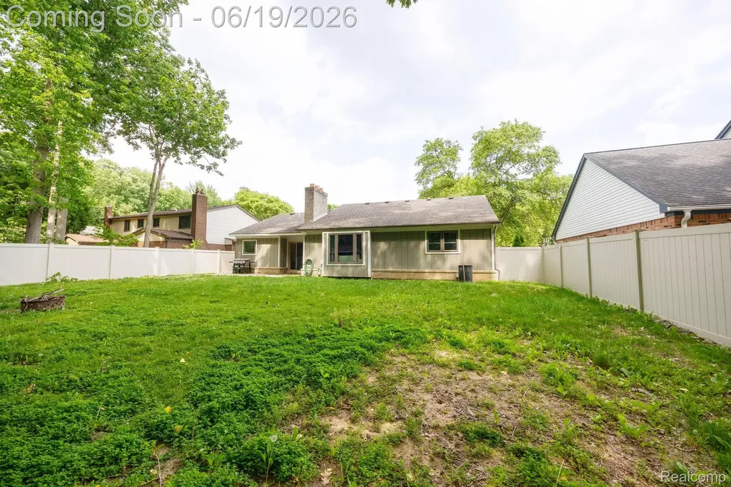 17680 Fox Glen Drive Riverview City MI 48193