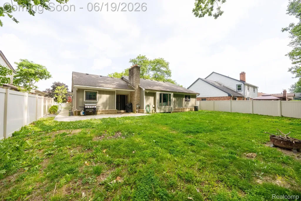 17680 Fox Glen Drive Riverview City MI 48193