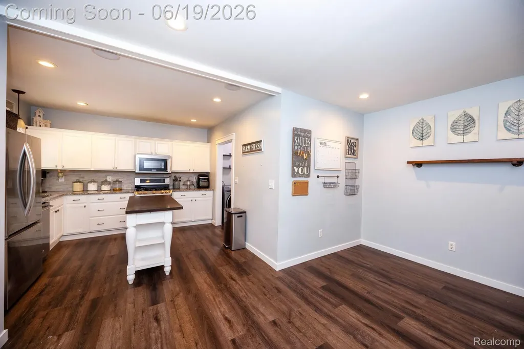 17680 Fox Glen Drive Riverview City MI 48193
