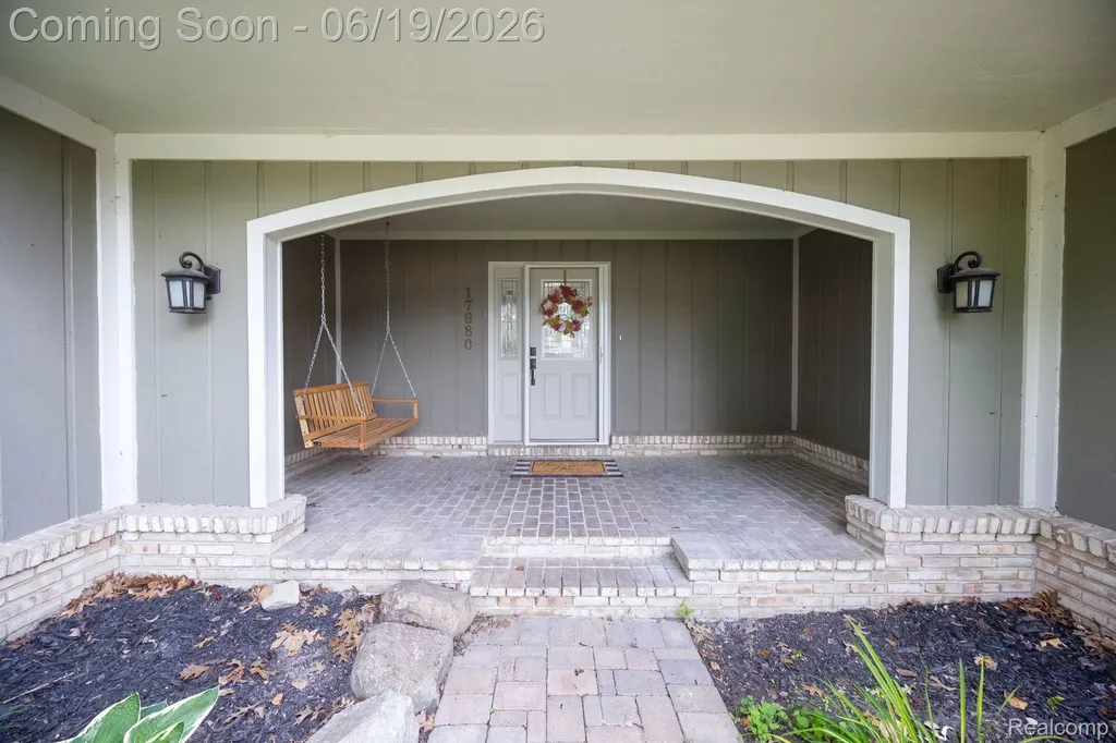 17680 Fox Glen Drive Riverview City MI 48193