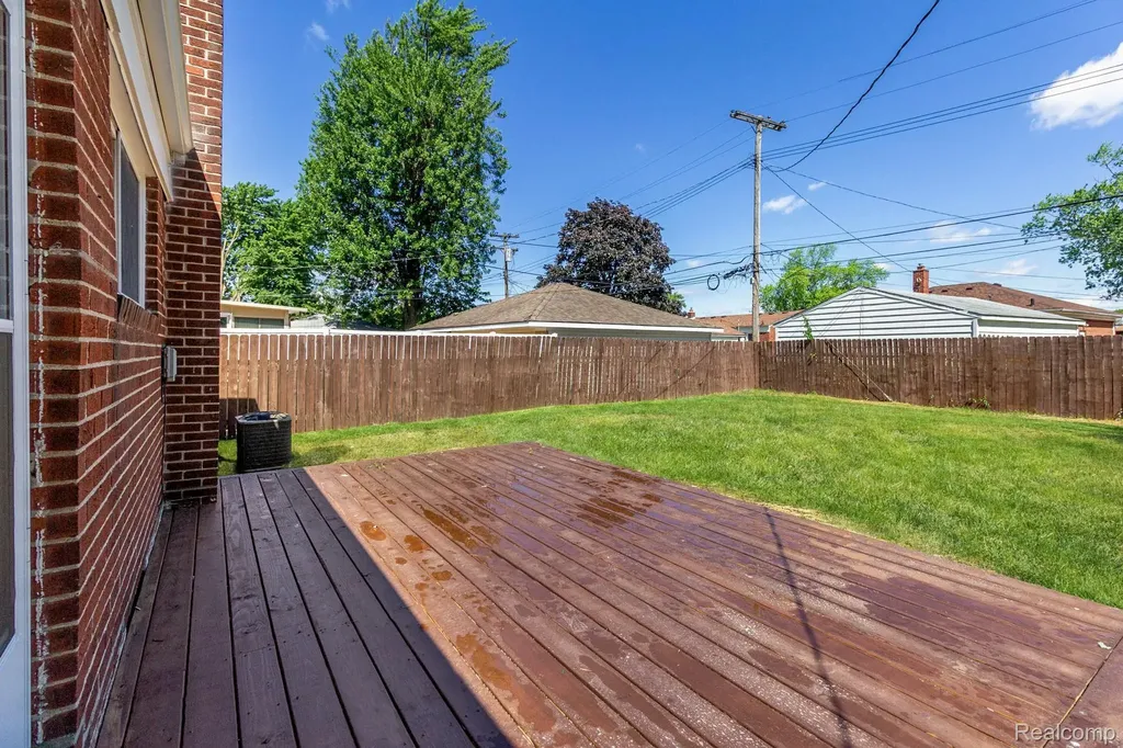 24865 Ridgecroft Avenue Eastpointe City MI 48021