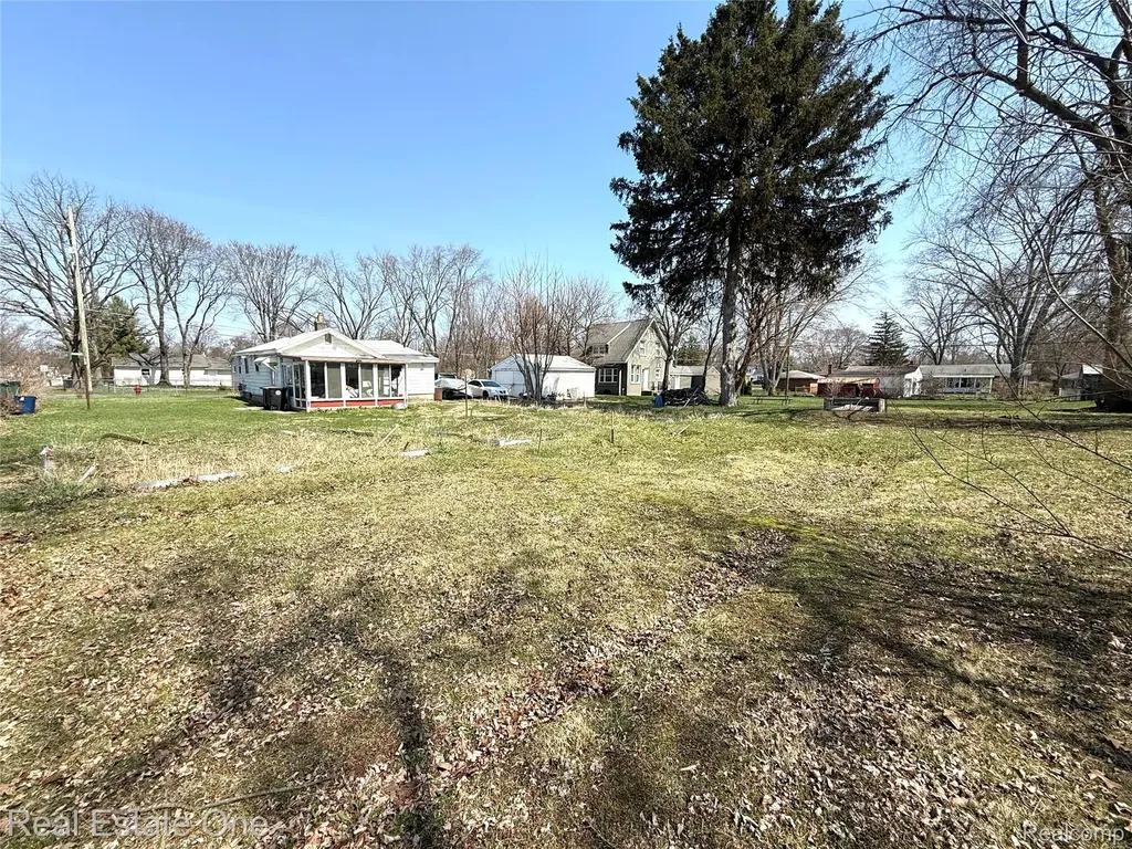 18318 Deering Street Livonia City MI 48152
