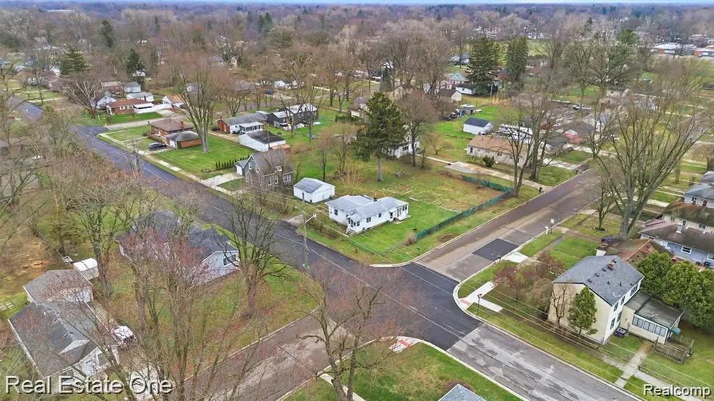 18318 Deering Street Livonia City MI 48152