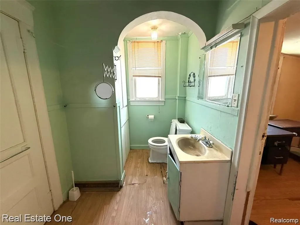 18318 Deering Street Livonia City MI 48152