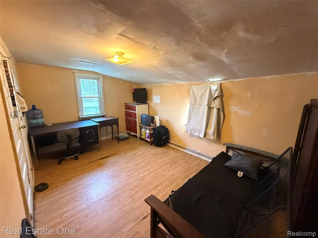 18318 Deering Street Livonia City MI 48152