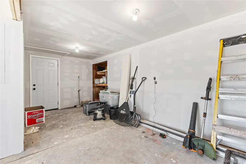 34585 Koch Avenue Sterling Heights City MI 48310