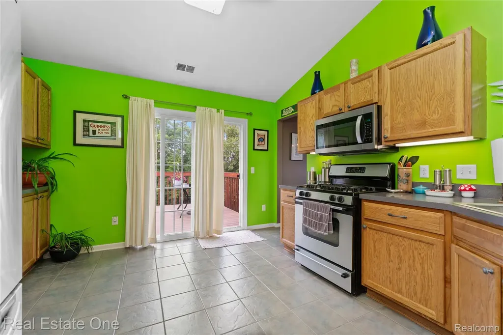 26738 Kirkway Circle Woodhaven City MI 48183