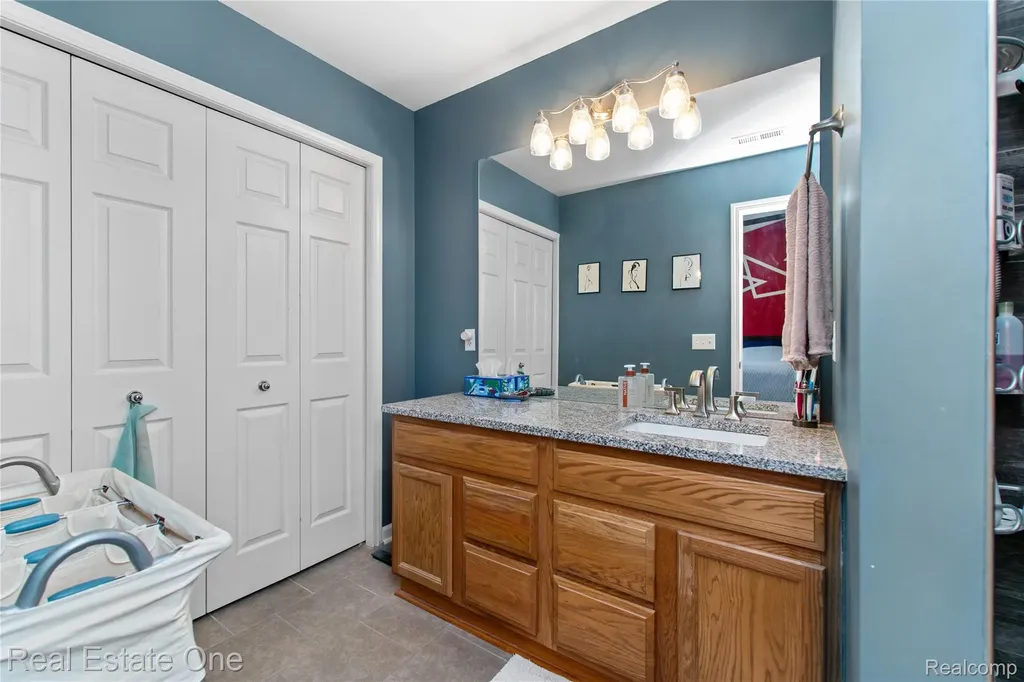 26738 Kirkway Circle Woodhaven City MI 48183