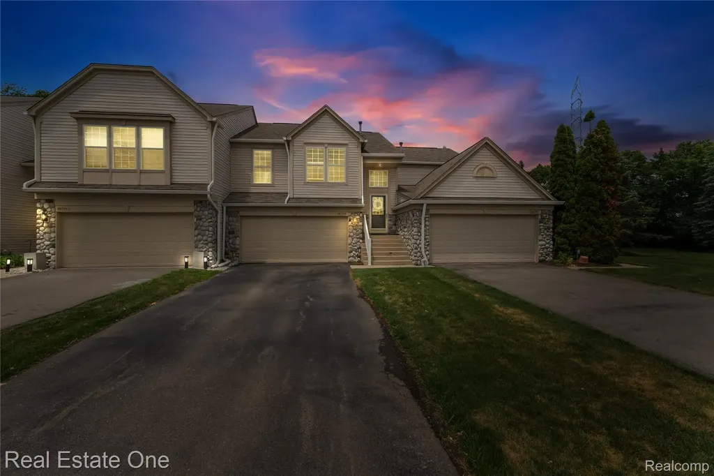 26738 Kirkway Circle Woodhaven City MI 48183