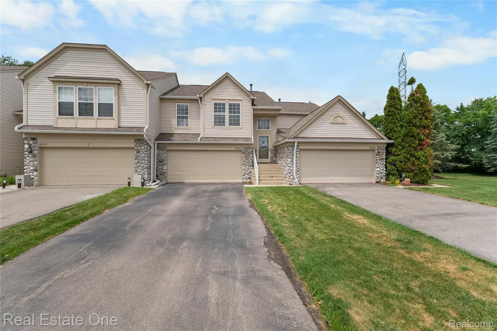 26738 Kirkway Circle Woodhaven City MI 48183