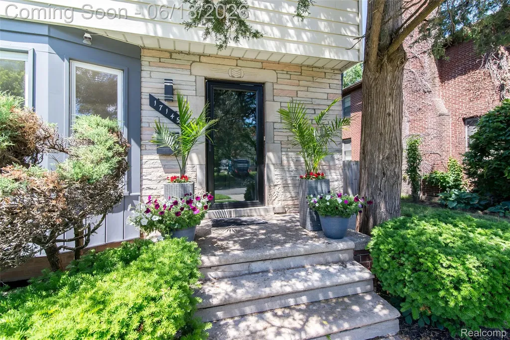 17145 Fairfield Street Detroit City MI 48221