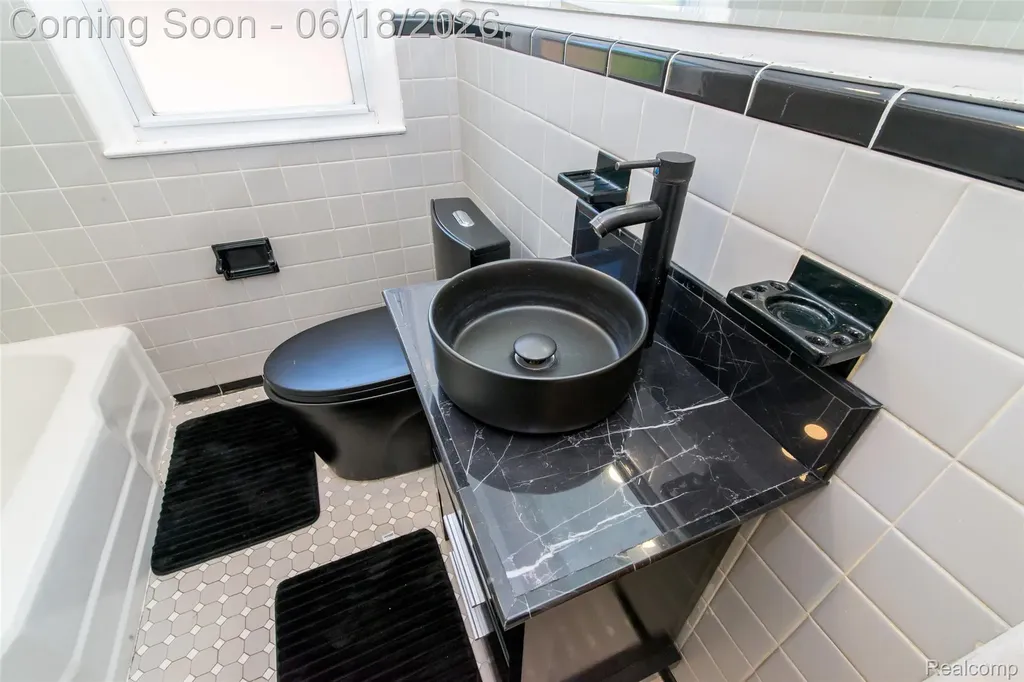 17145 Fairfield Street Detroit City MI 48221