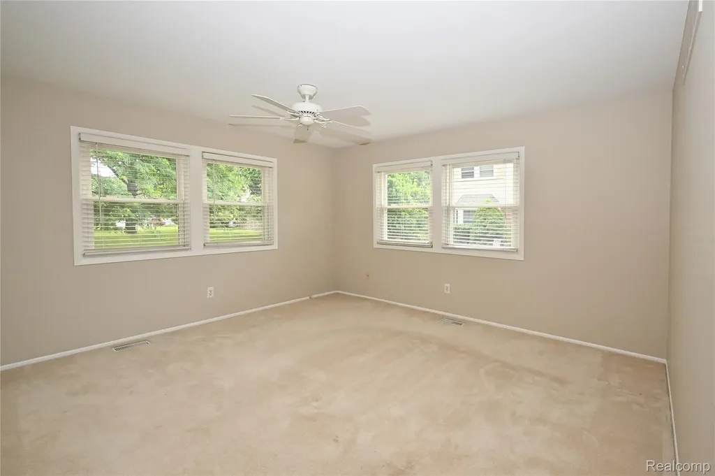 5370 Breeze Hill Place Troy City MI 48098