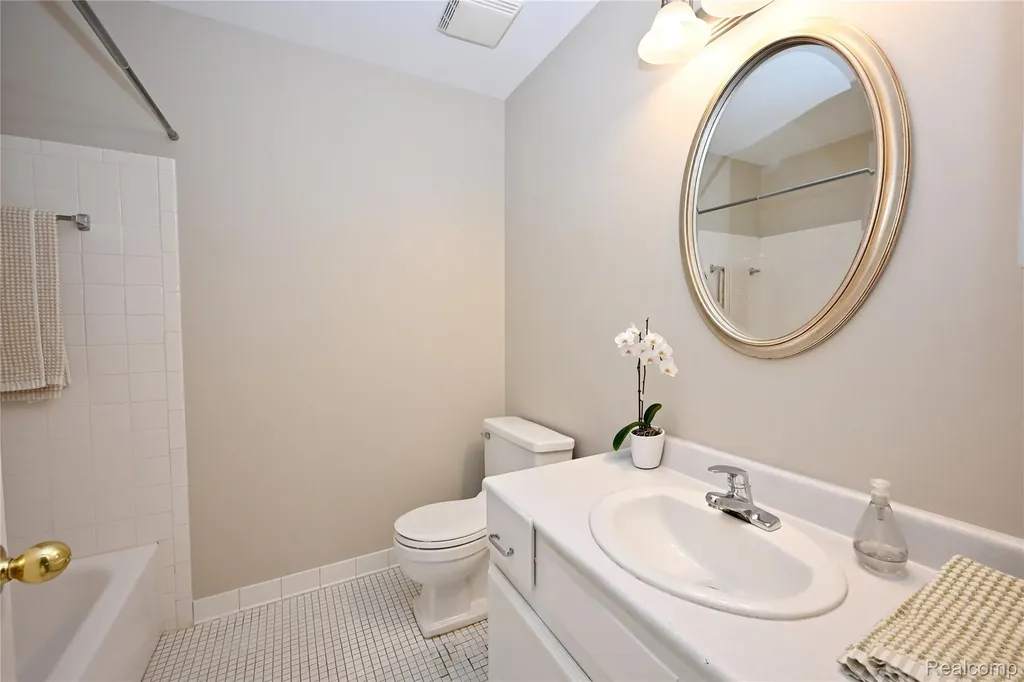 5370 Breeze Hill Place Troy City MI 48098