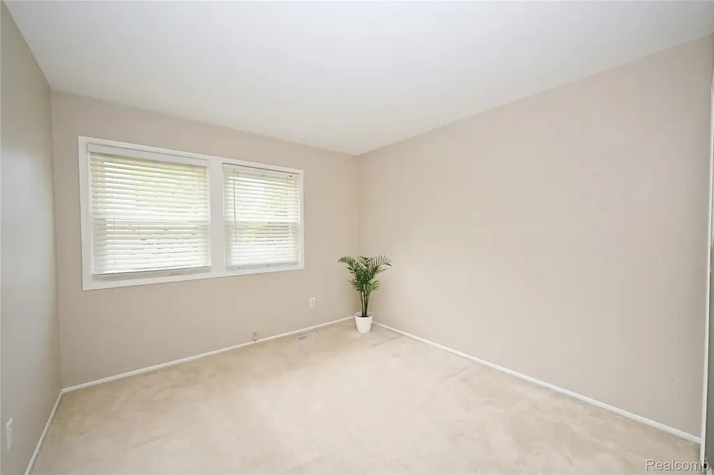 5370 Breeze Hill Place Troy City MI 48098