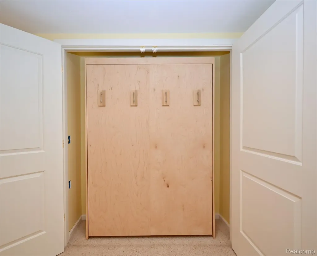 5370 Breeze Hill Place Troy City MI 48098