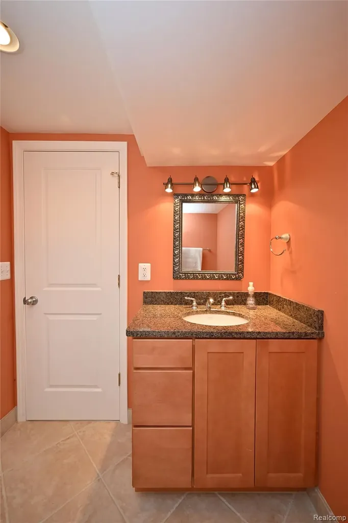 5370 Breeze Hill Place Troy City MI 48098