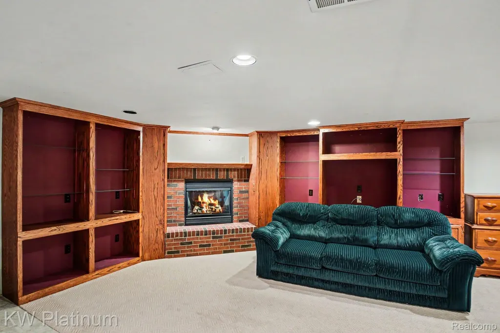 15640 Orchard Ridge Drive Clinton Charter Township MI 48038