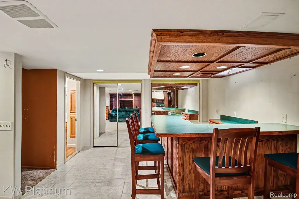 15640 Orchard Ridge Drive Clinton Charter Township MI 48038