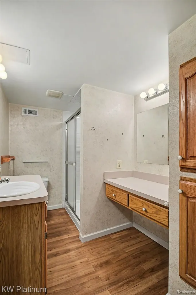 15640 Orchard Ridge Drive Clinton Charter Township MI 48038