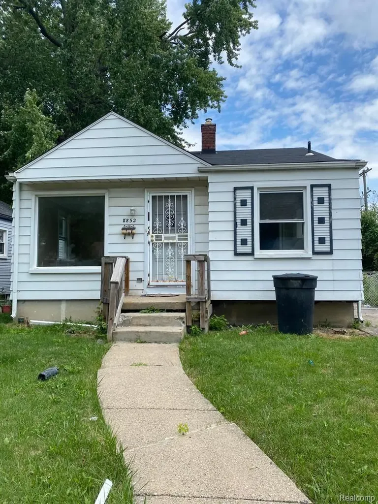 8852 Mettetal Street Detroit City MI 48228