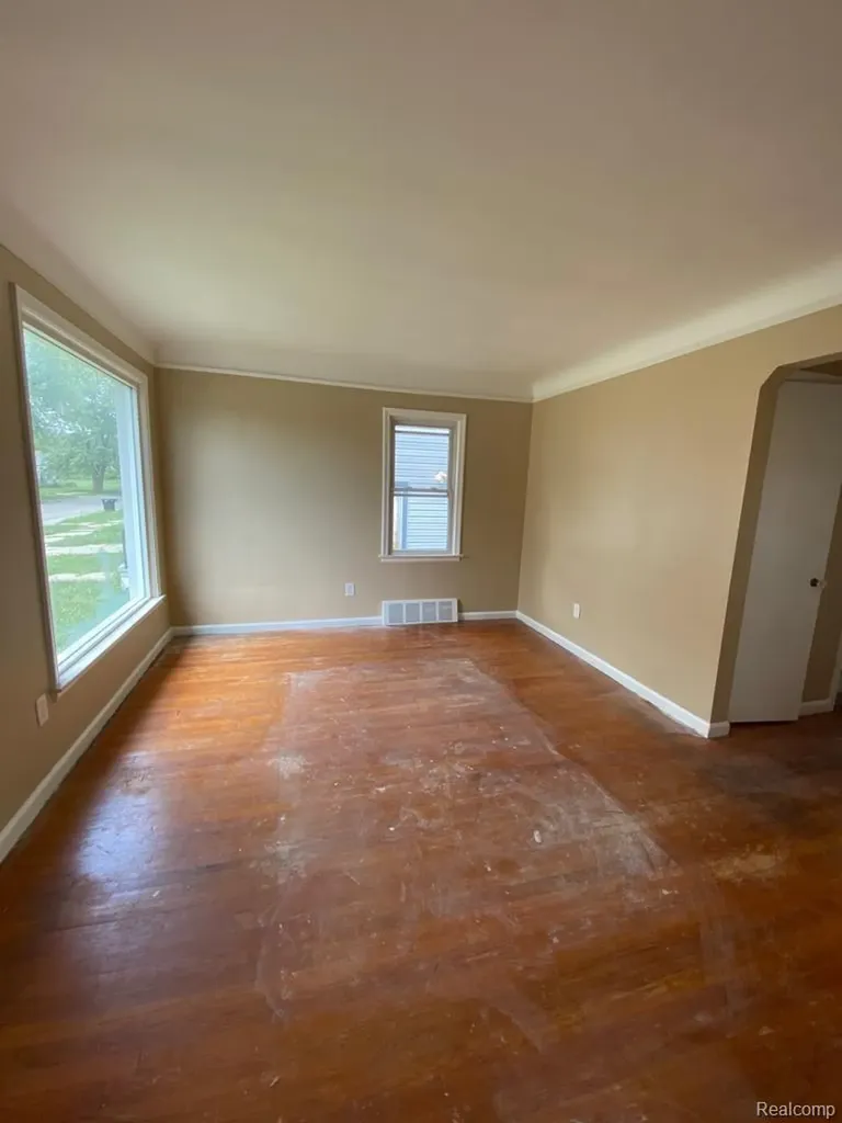 8852 Mettetal Street Detroit City MI 48228