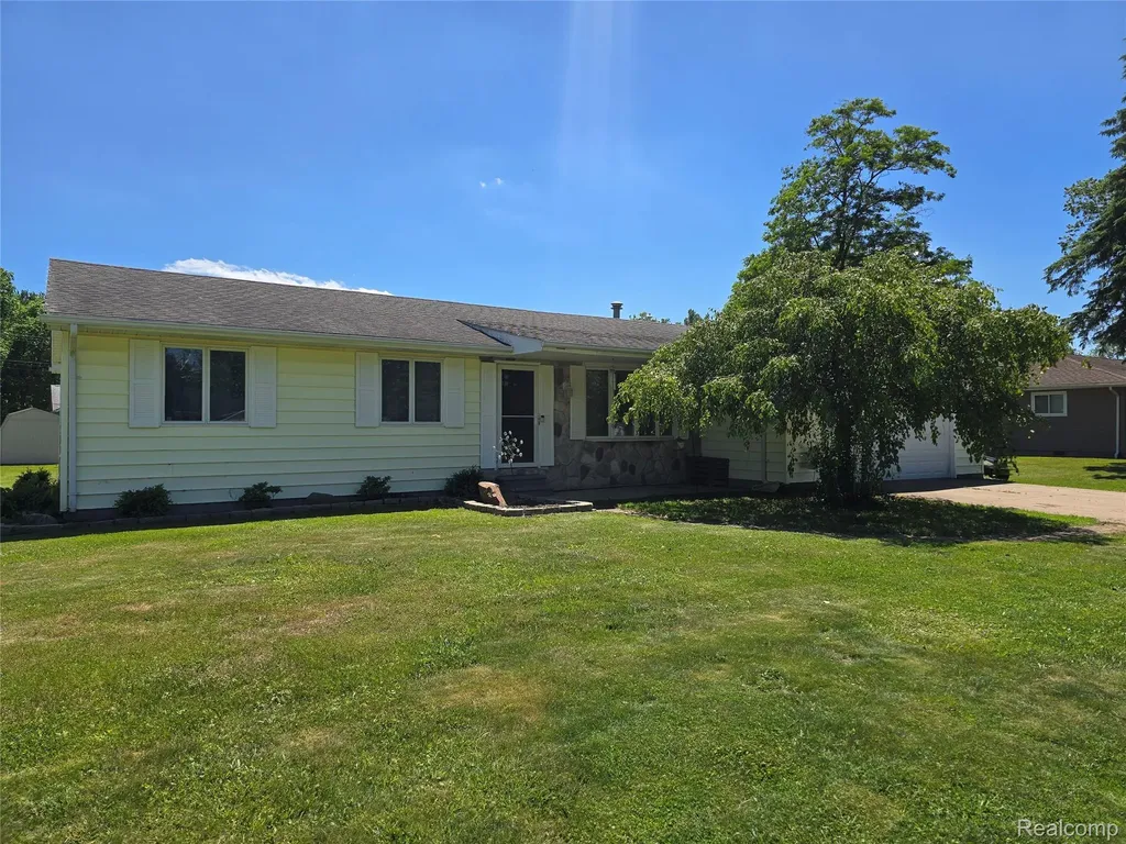 5279 Robinwood Drive Clyde Township MI 48049
