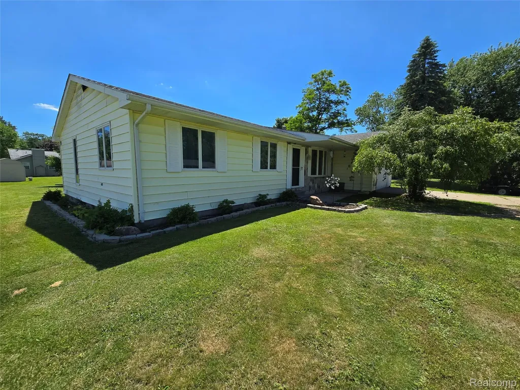 5279 Robinwood Drive Clyde Township MI 48049