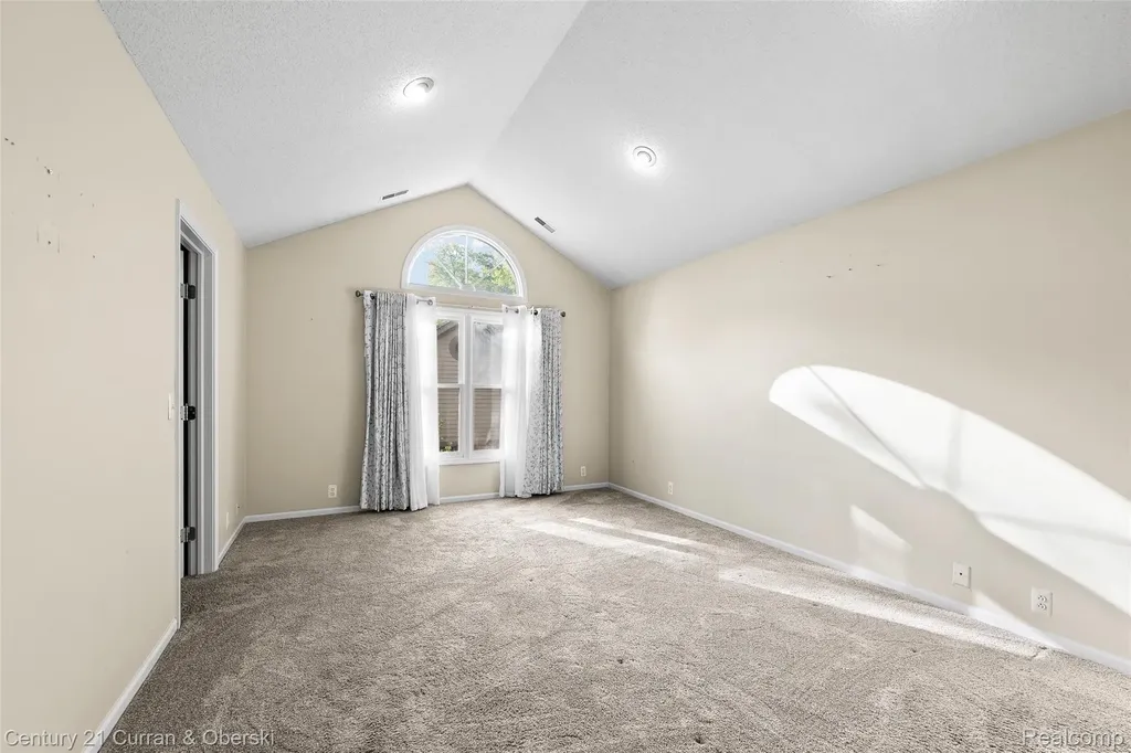 5237 Royal Vale Lane Dearborn City MI 48126