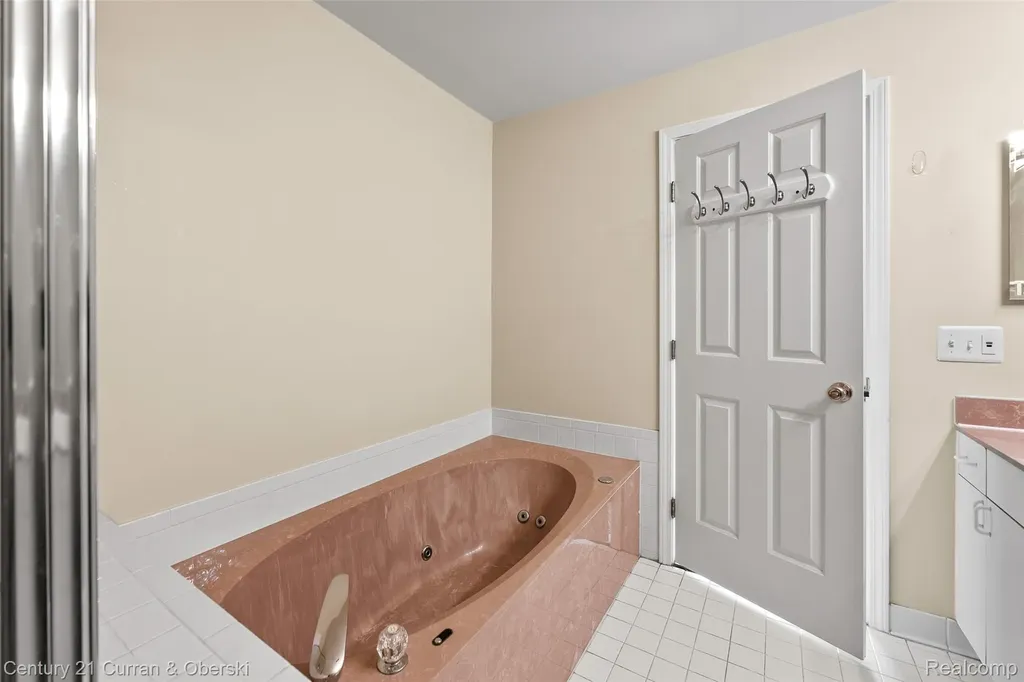 5237 Royal Vale Lane Dearborn City MI 48126