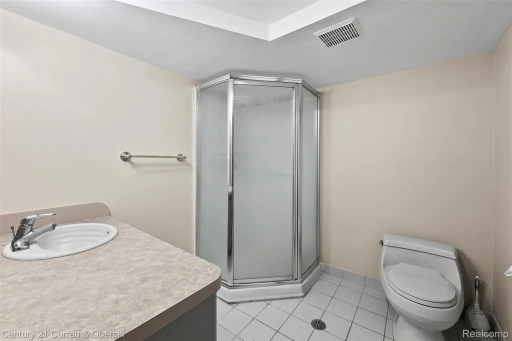 5237 Royal Vale Lane Dearborn City MI 48126